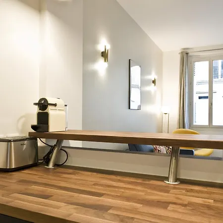 Pick A Flat - Rue De Navarin Apartment / Place Saint Georges